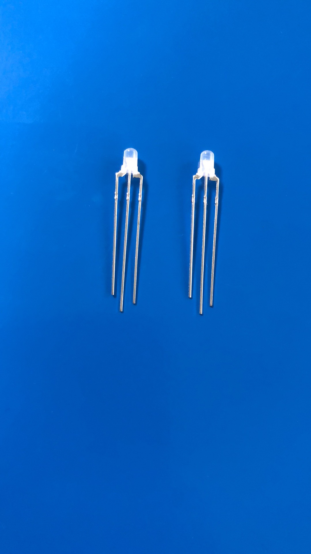 发光二极管 发光二极管