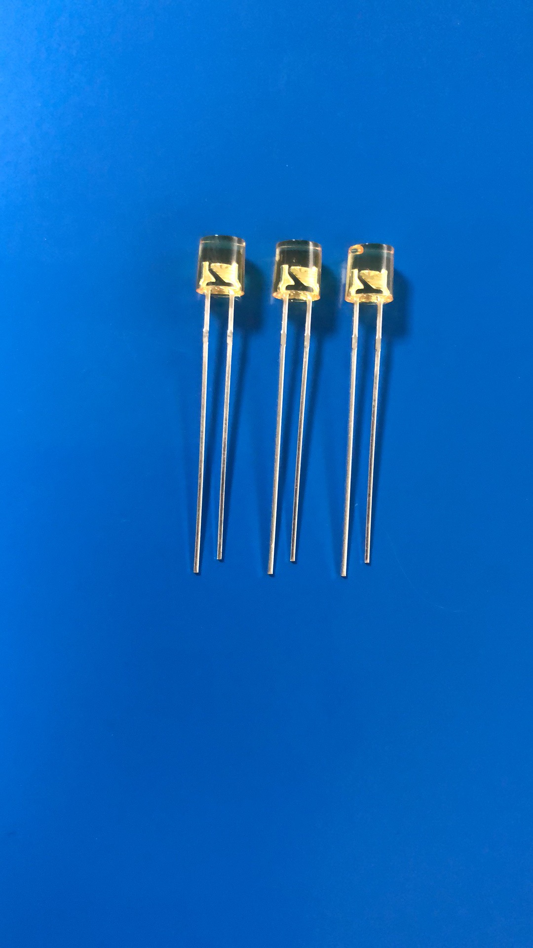 贴片功率电感不同形式的特点 贴片功率电感不同形式的特点